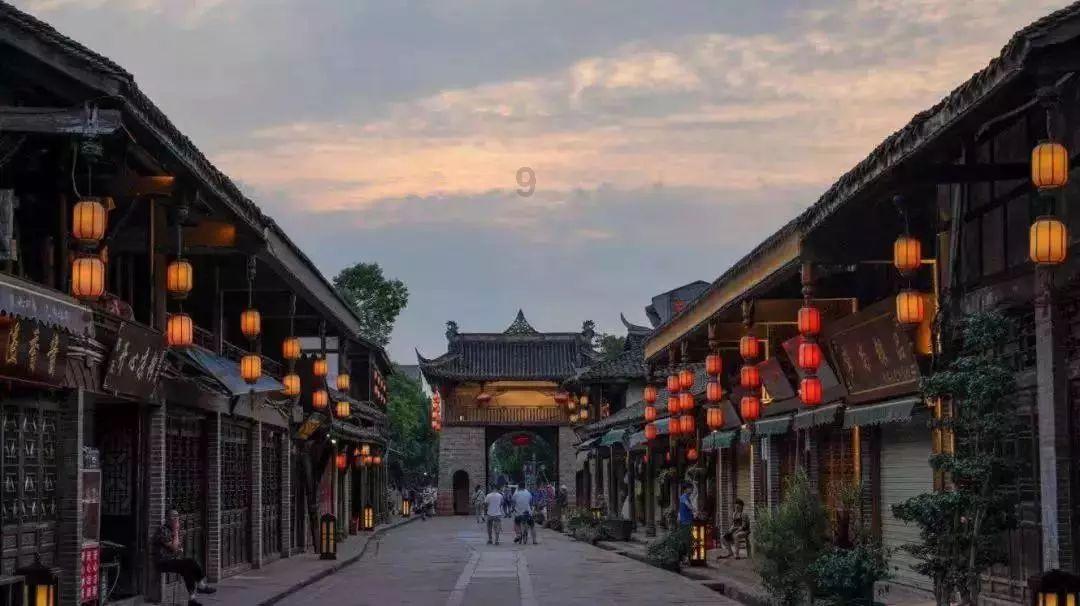 高叶哭了,童谣笑了,谁背后有金主一目了然